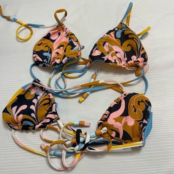 Maaji Swizzle Camellia Sliding Triangle Reversible Bikini Top Size Medium - Picture 2 of 7